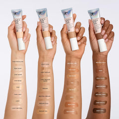 IT Cosmetics CC+ Nude Glow texture-detail captures creamy, blendable tint on skin.