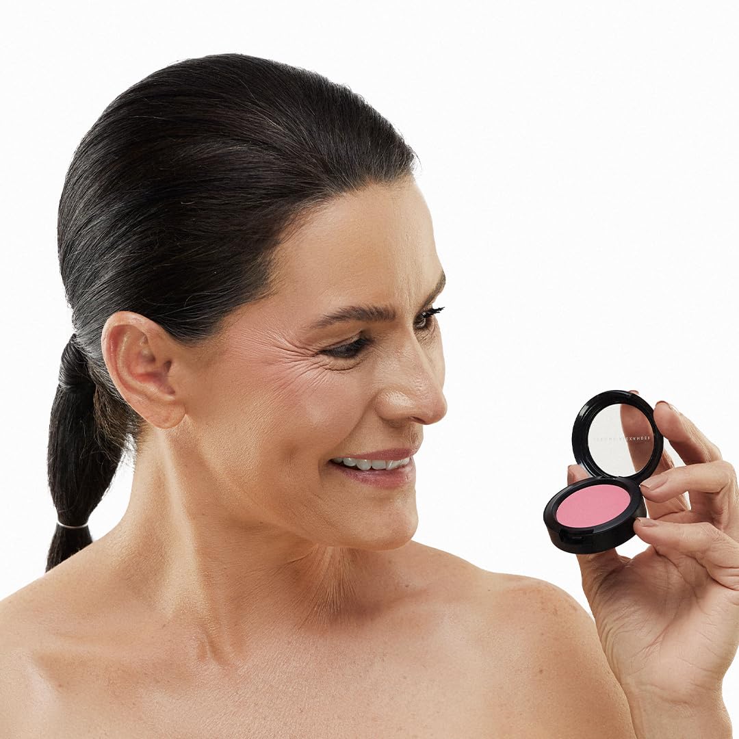 Jerome Alexander Blush ‘n’ Kiss cheek swirl application demonstrates seamless blend