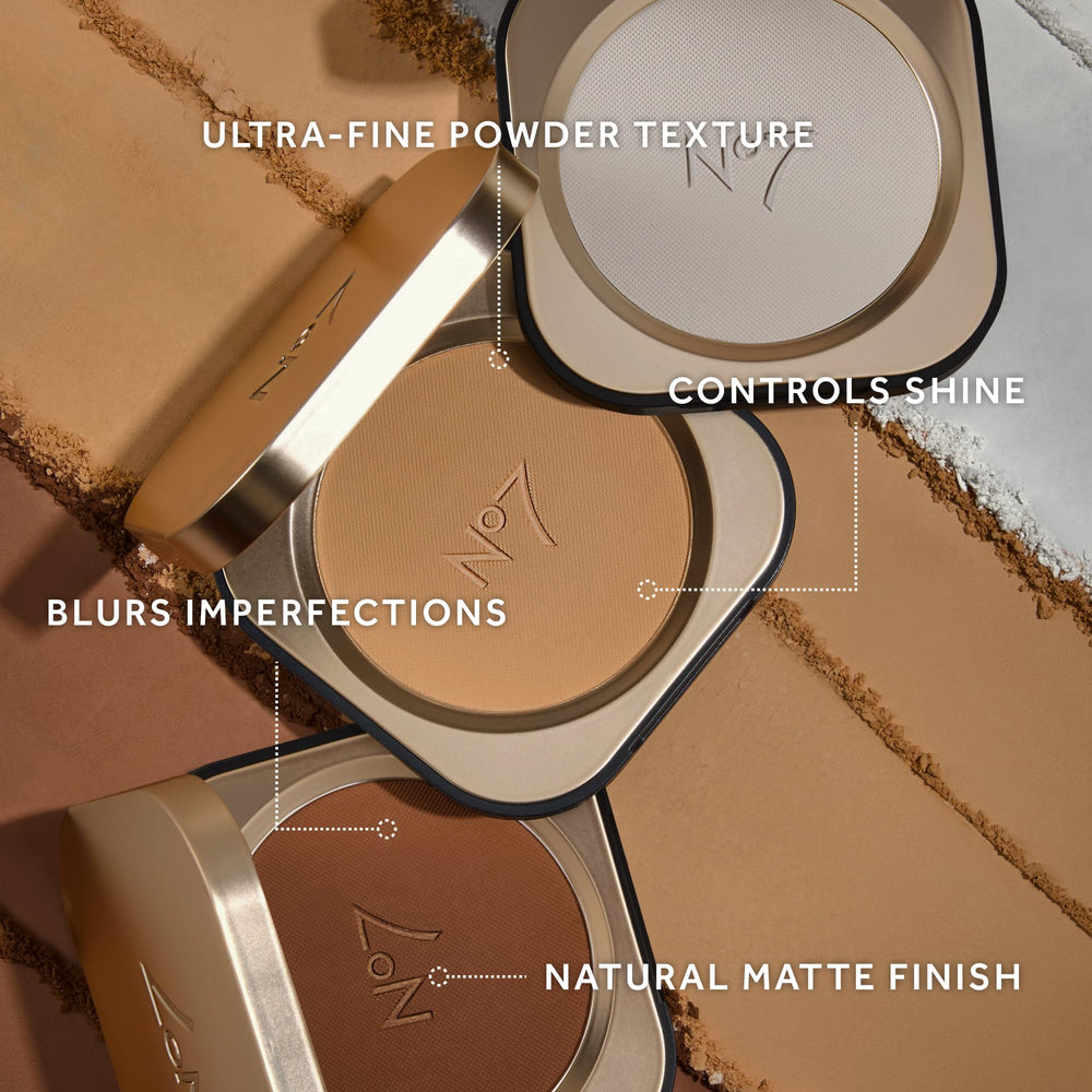 Smoothed No7 powder provides a natural, barely-there finish on the skin.