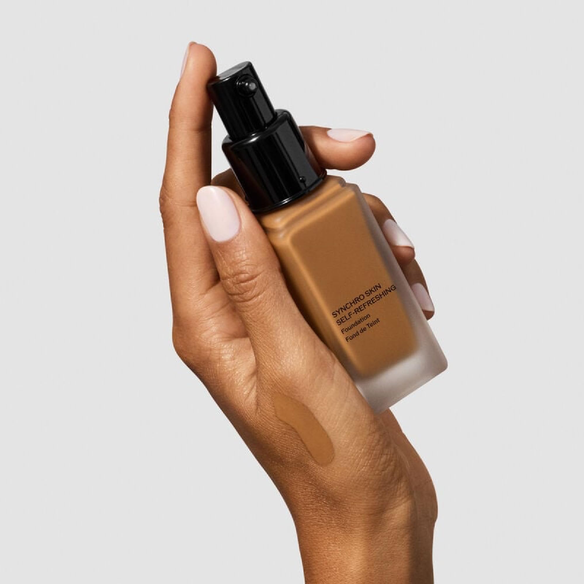 Shiseido Synchro Skin packaging with 30 mL bottle shown.